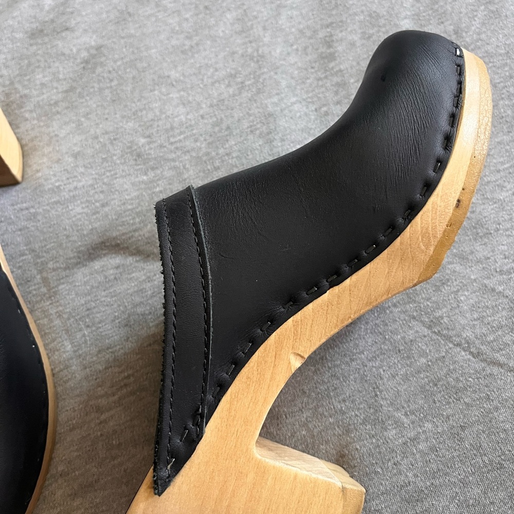 No. 6 Old School Clog in black - Picture 4 of 6